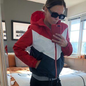 Sporty, Windbreaker / Bomber-style Jacket
